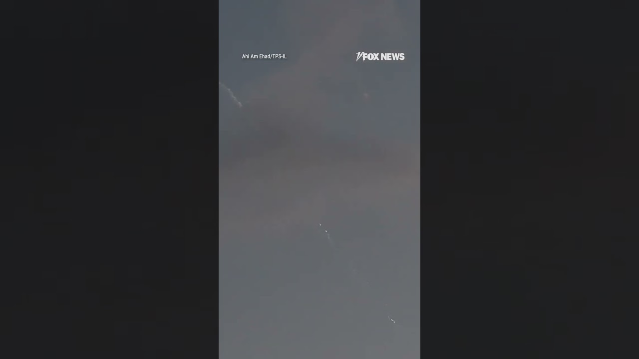 WATCH: Israeli military intercepts retaliatory missile from Iran #shorts