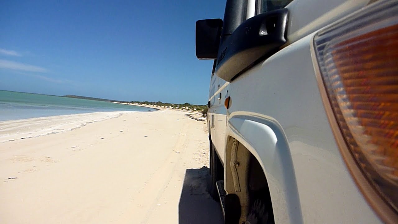 Australia Shark Bay 2008/ Herald Bight Beach / 4wd Toyota Landcruiser