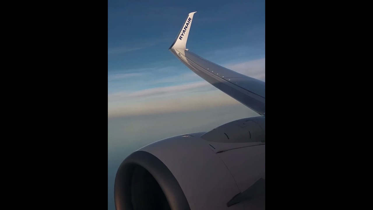 Flying RYANAIR's Split Scimitar Winglets! | Boeing 737-8AS | 9H-QFB #shorts #ryanair #boeing737