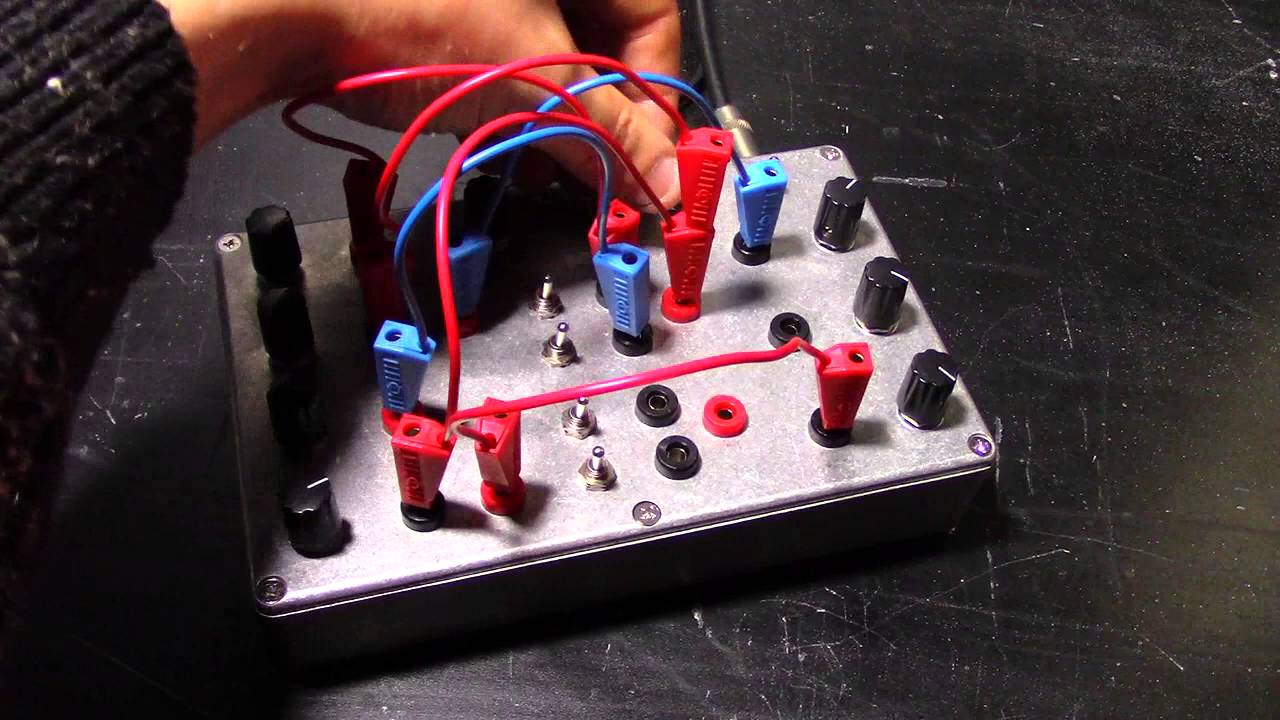 4 oscillator patchable drone device