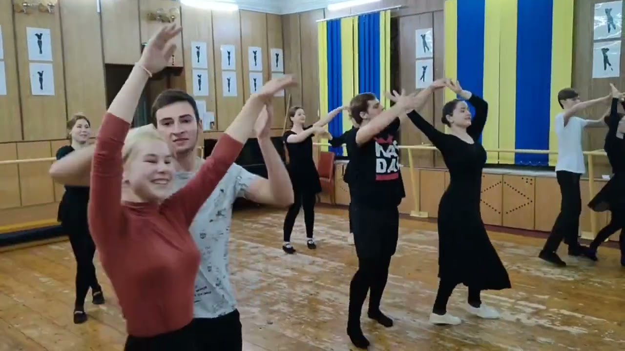 Пояснення про руханки та флешмоби для студентів 4 курсів спеціалізації.