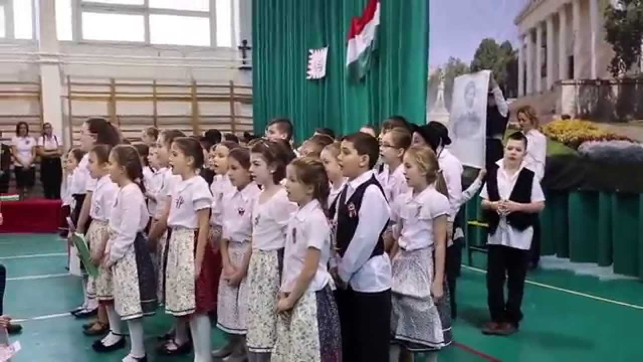Sárberki Általános Iskola (Részlet a március 15- i ünnepségről)
