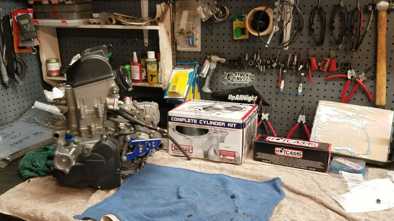 1:11 CRF250R 2016 (PT 1) Big Bore & Hot Cams Kit Install. New timing chain & intake valves. Top End