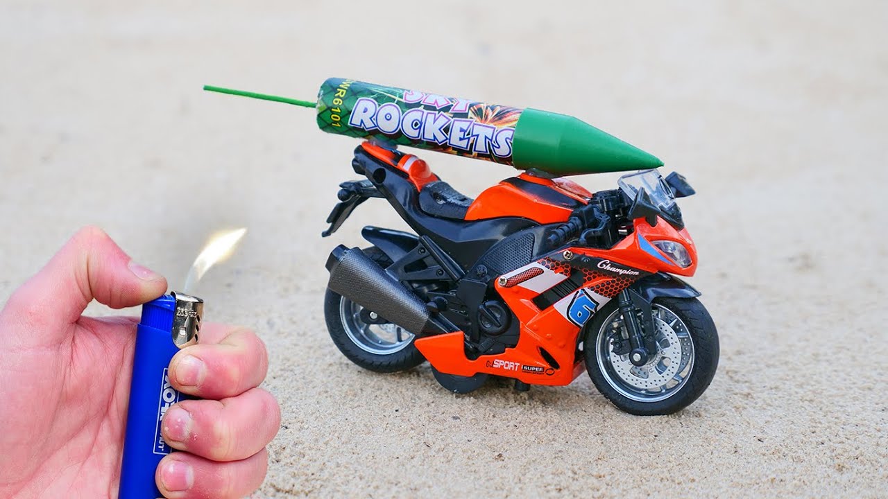 XXL Rocket Instead of The Engine in a Sportbike