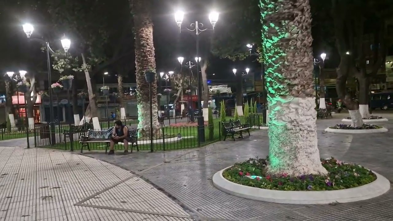 PLAZA BOLIVAR DE QUILLACOLLO, UN EMBLEMA Y REFERENTE DE NUESTRA LLAJTA, LUCE IMPECABLE.