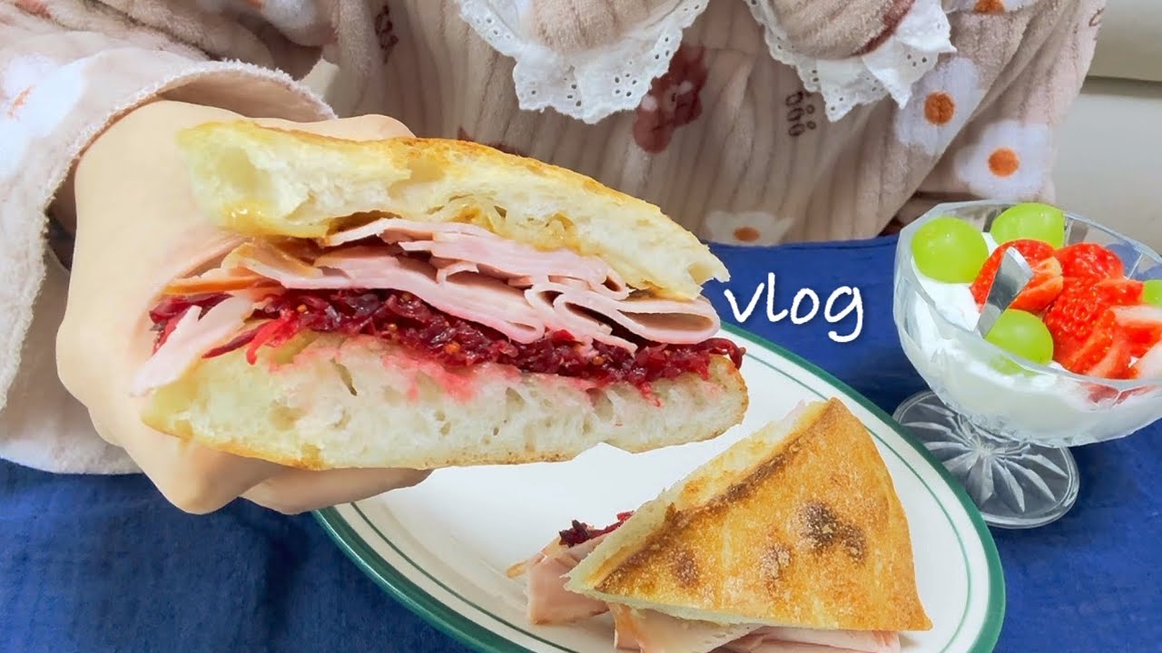 [vlog] 비트라페 만들어 슬랩샌드위치/단호박 오리 볶음/김치찜/구오만두/라면/빵/바게트/카페구상/슬랩/소금빵