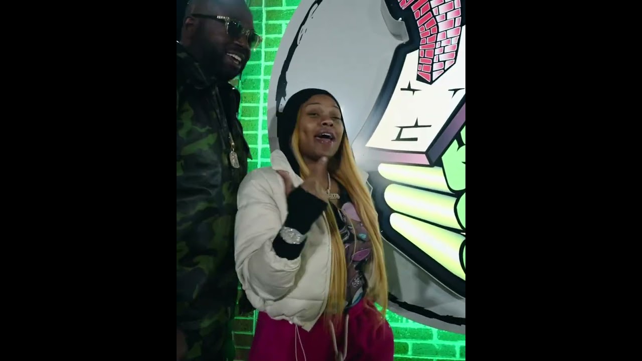 Чикагский рэпер Queen Key подъезжает к House of Dank 8 Mile 🏠💯