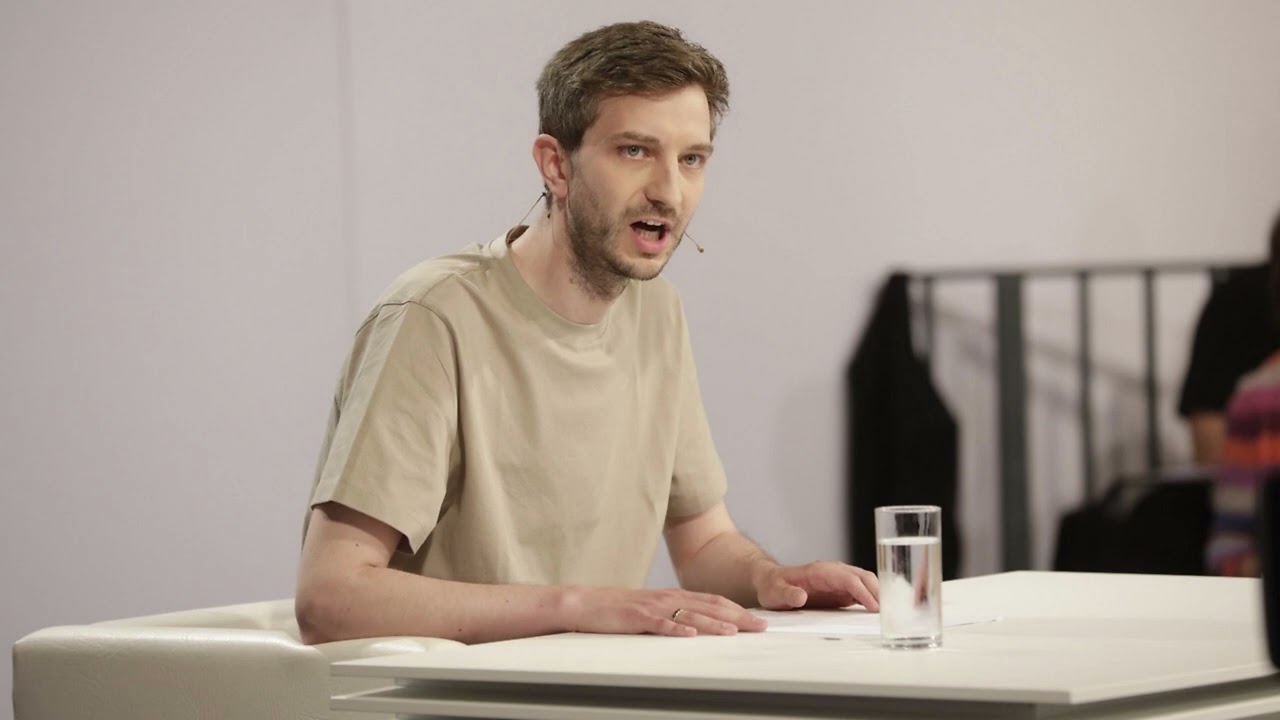 Lesezeit: Mario Wurmitzer liest: „Das Tiny House ist abgebrannt“