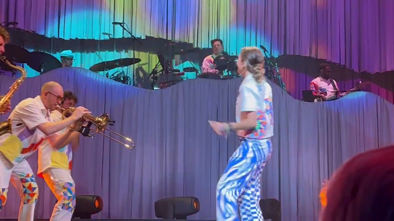 Kaleidoscope Jesus---Lauren Daigle (September 6, 2023 at Memphis, TN.)