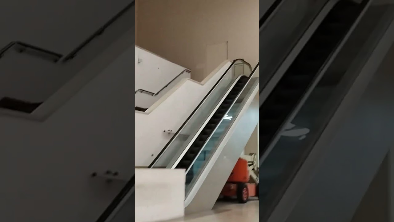 🎥Showcenter de haedo🍿. Un cine que se qued&oacute; en el tiempo y el shopping donde todo cierra #vlog