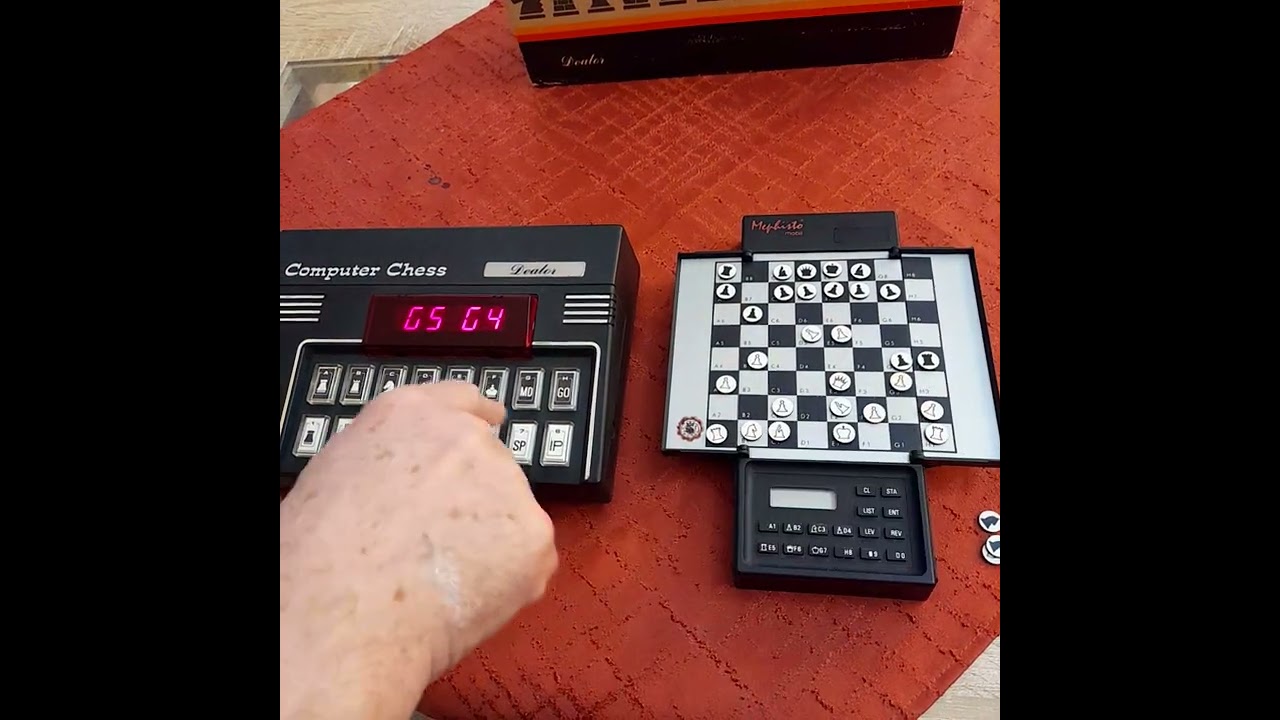 Dealor Computer Chess vs Chessmaster