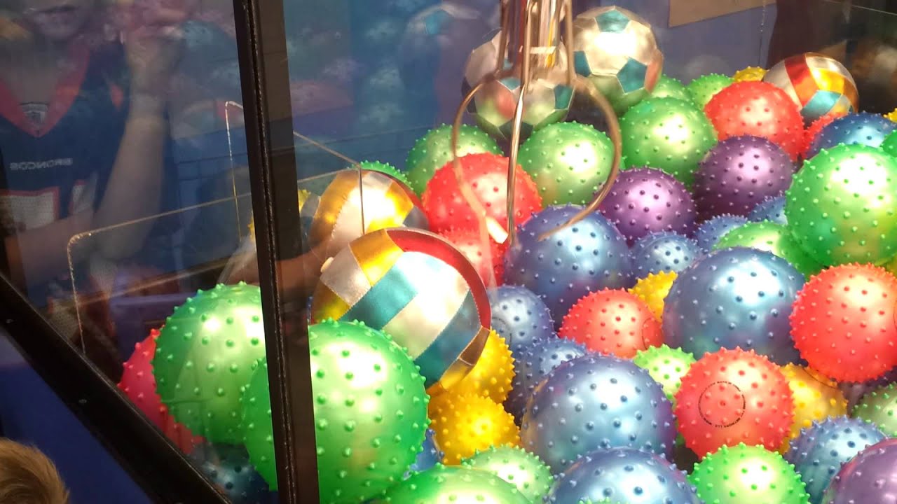 A broken claw arcade gives us unlimited plays