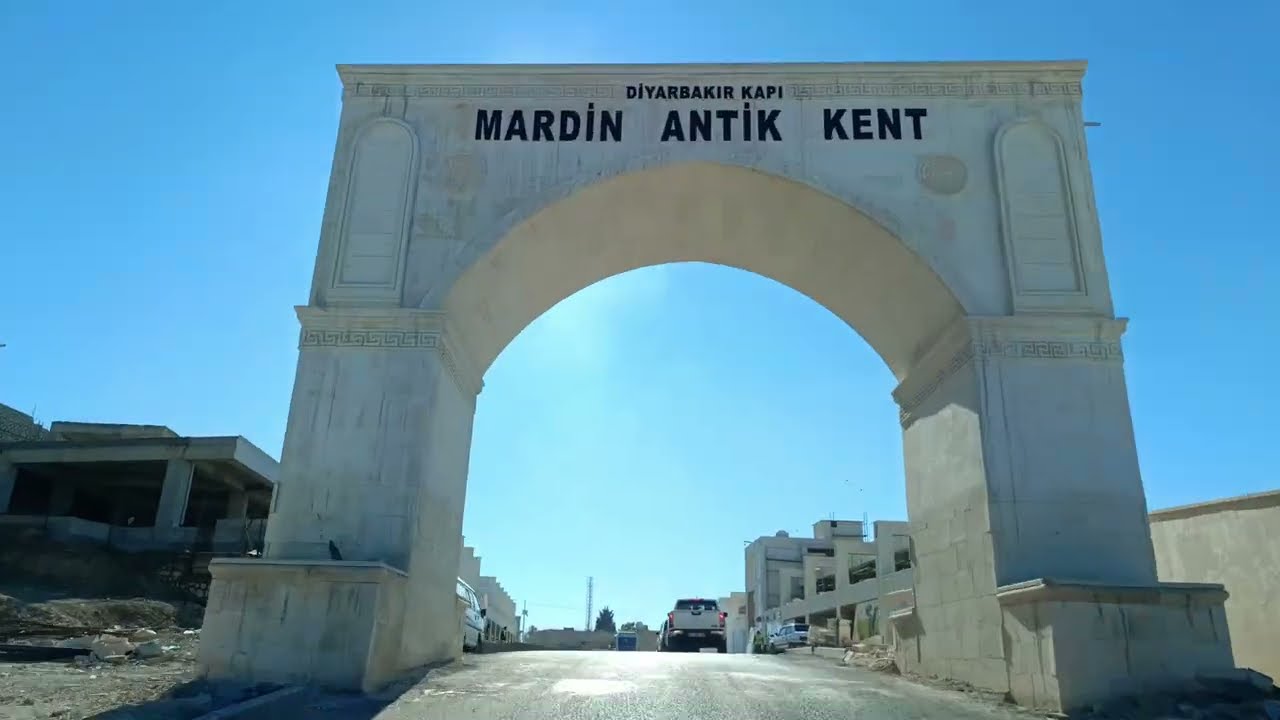 Walking in Mardin, the capital of Mesopotamia. HD video(2025)