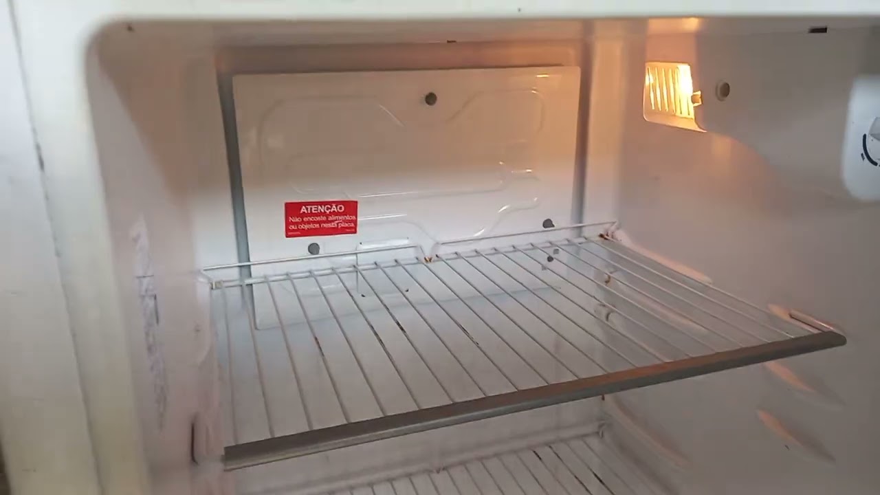 Geladeira electrolux dc35a com vazamento na linha de alta pressão parte 01
