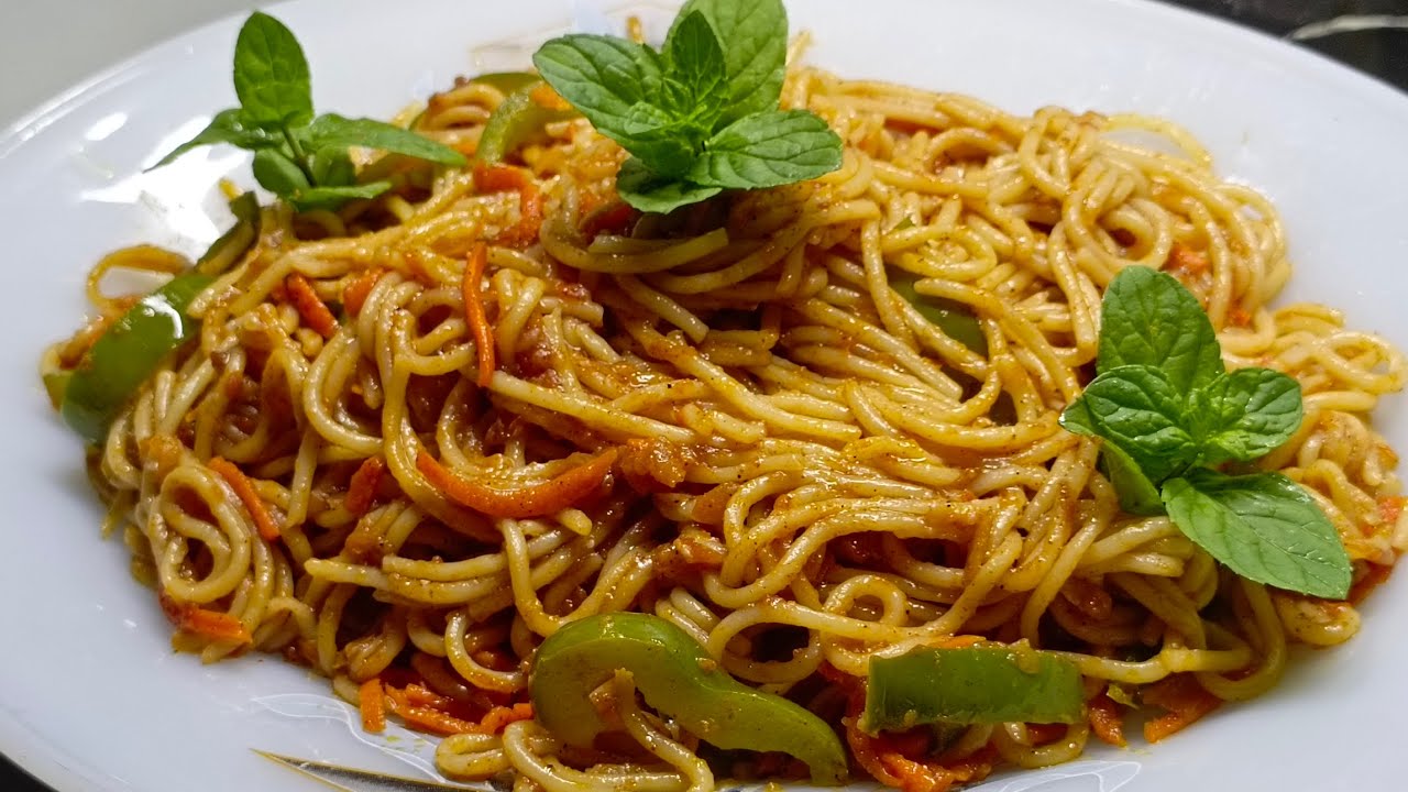 Classic Spaghetti with Tomato Sauce For Your Dinner 🍽 | Quick n Easy | Kitchen Magic.