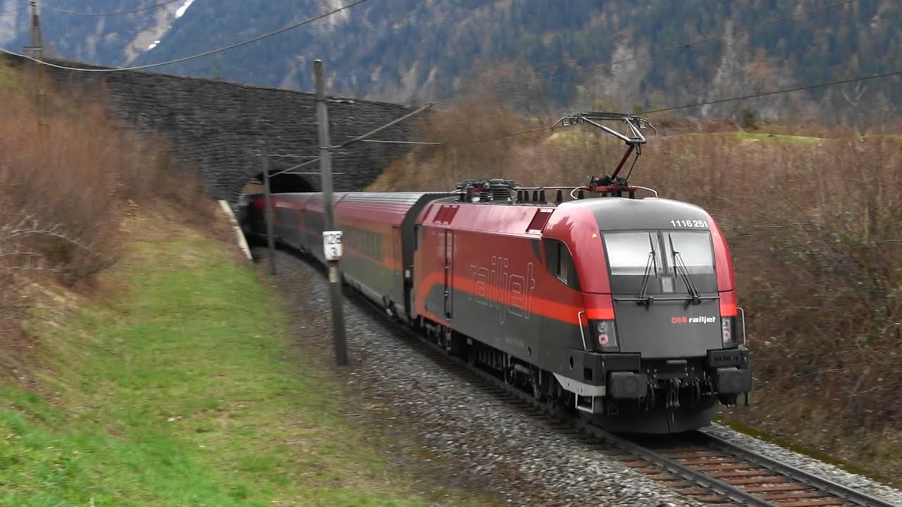 Arlbergbahn: Einige Railjet aus verschiedenen Perspektiven im Brazer Bogen nähe Bludenz
