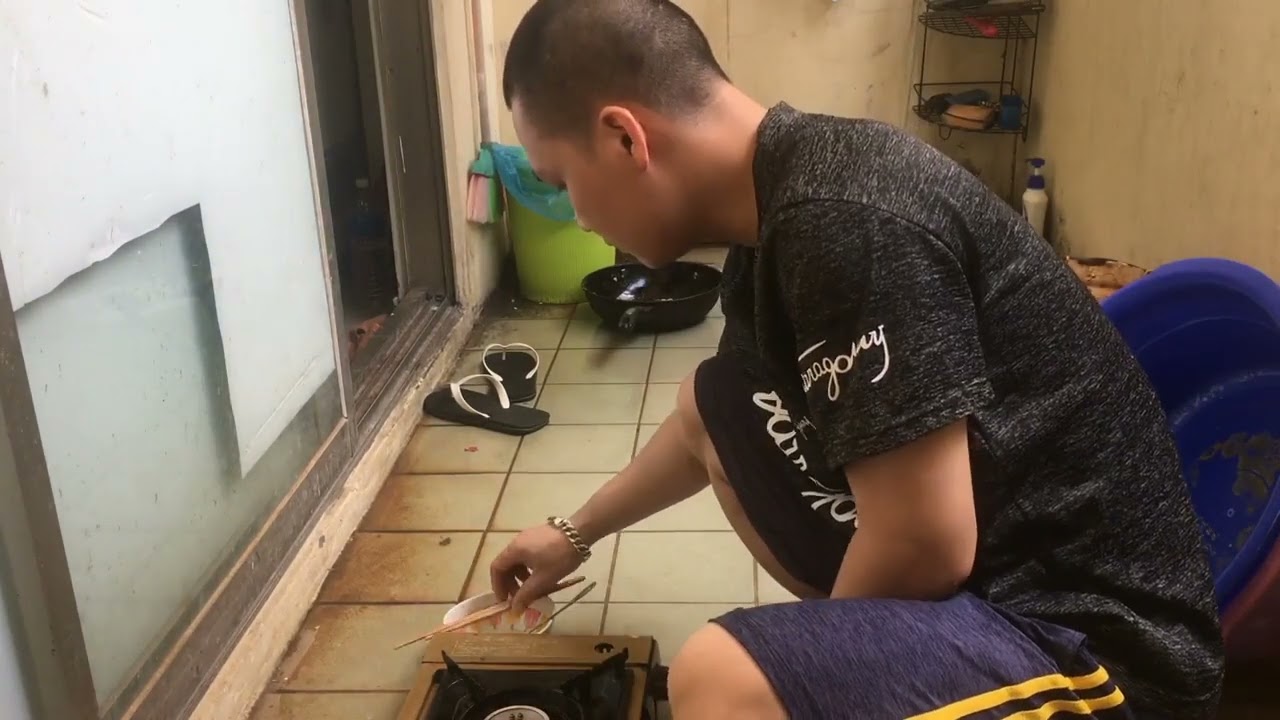 Tết thanh minh bên Đài Loan 2 anh em làm mồi nhậu lai rai