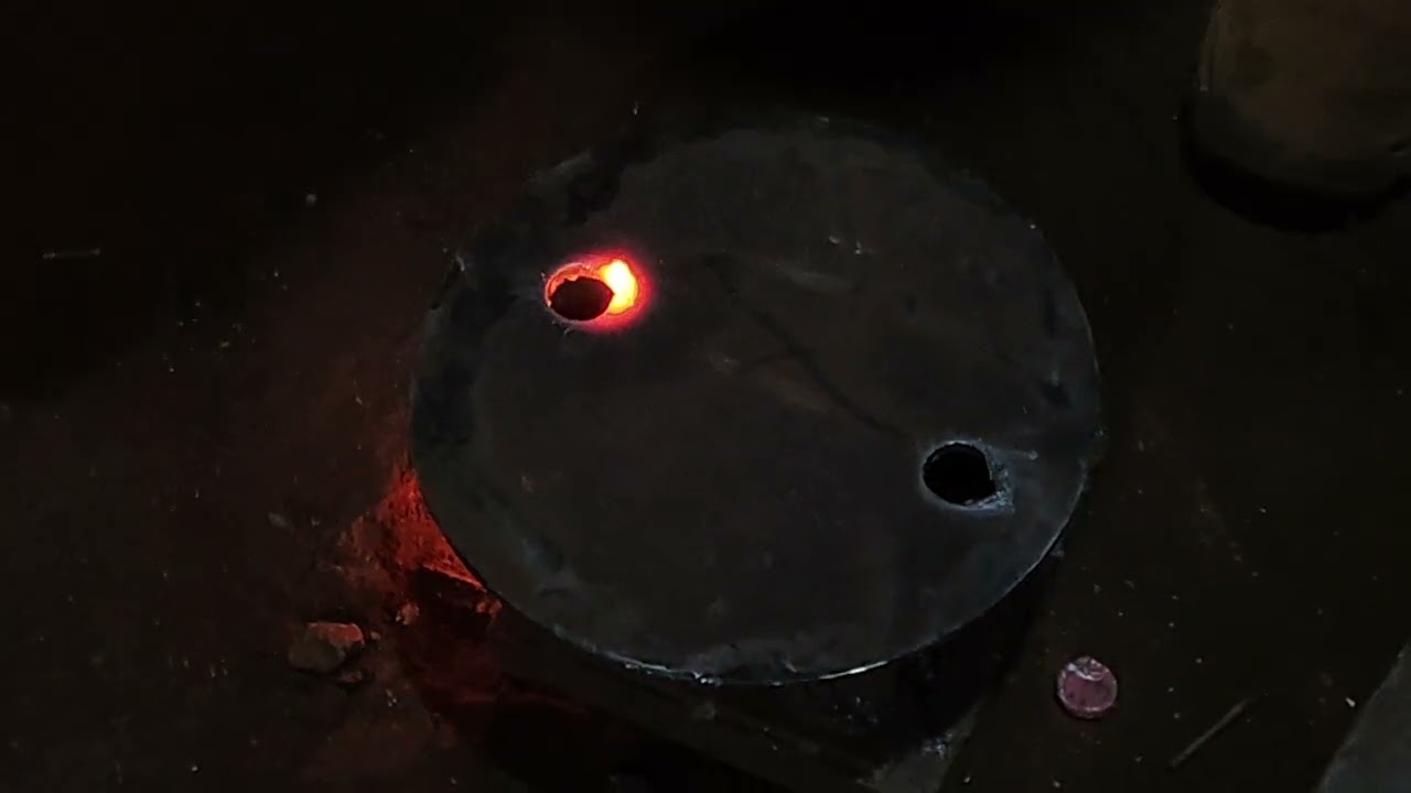 4 nos hole on 6mm round plate via gas.#youtube #welding #bts #facebook #instagram 