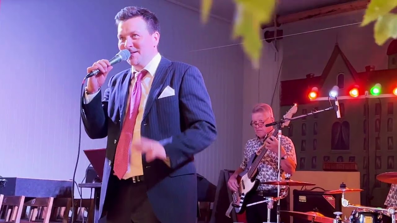 Juha Hautaluoma & Tähtivyö LIVE - Silmät tummat kuin yö