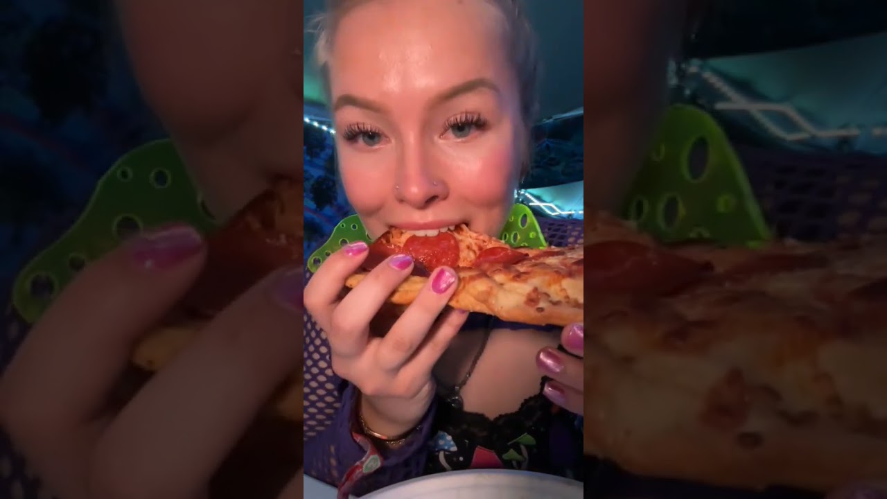big pizza slice mukbang#mukbang #pizza #pizzamukbang #pizzalover #mukbangeatingshow #mukbangs