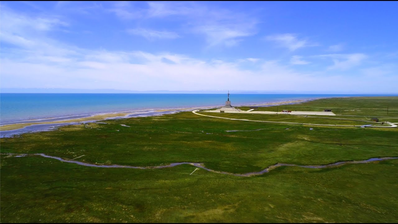 President Xi Jinping visits NW China's Qinghai Lake