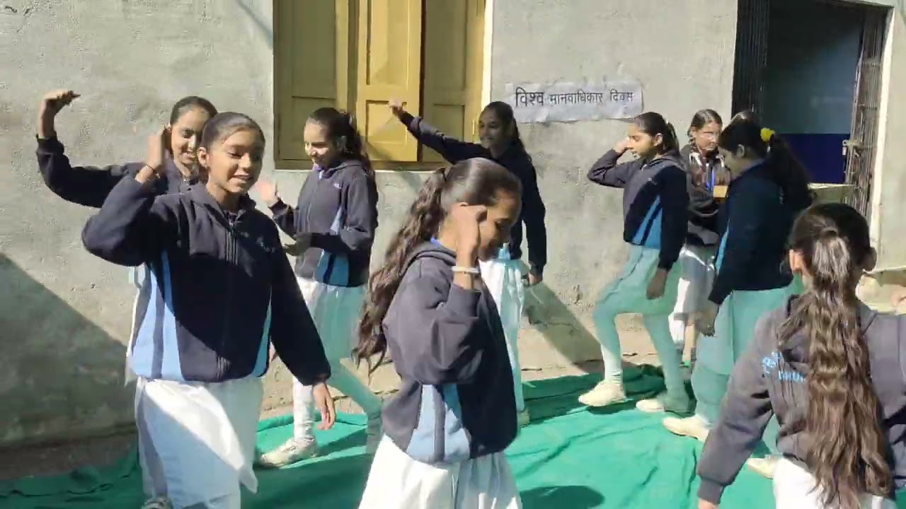 विश्व मानवाधिकार दिवस  पर छात्र-छात्राओं द्वारा नुक्कड़ नाटक की प्रस्तुति  Prayas School Dhundharka