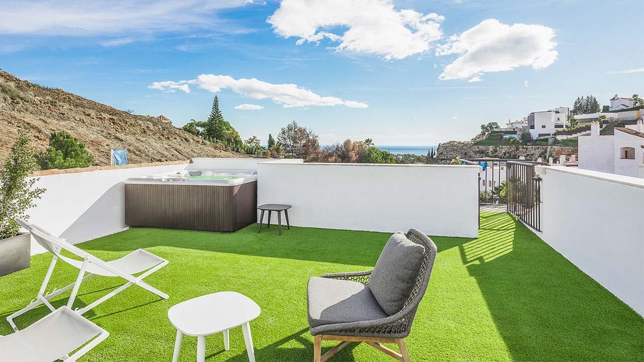 395,000EUR Penthouse for Sale in Benahavis, Spain - New Built - Video Tour