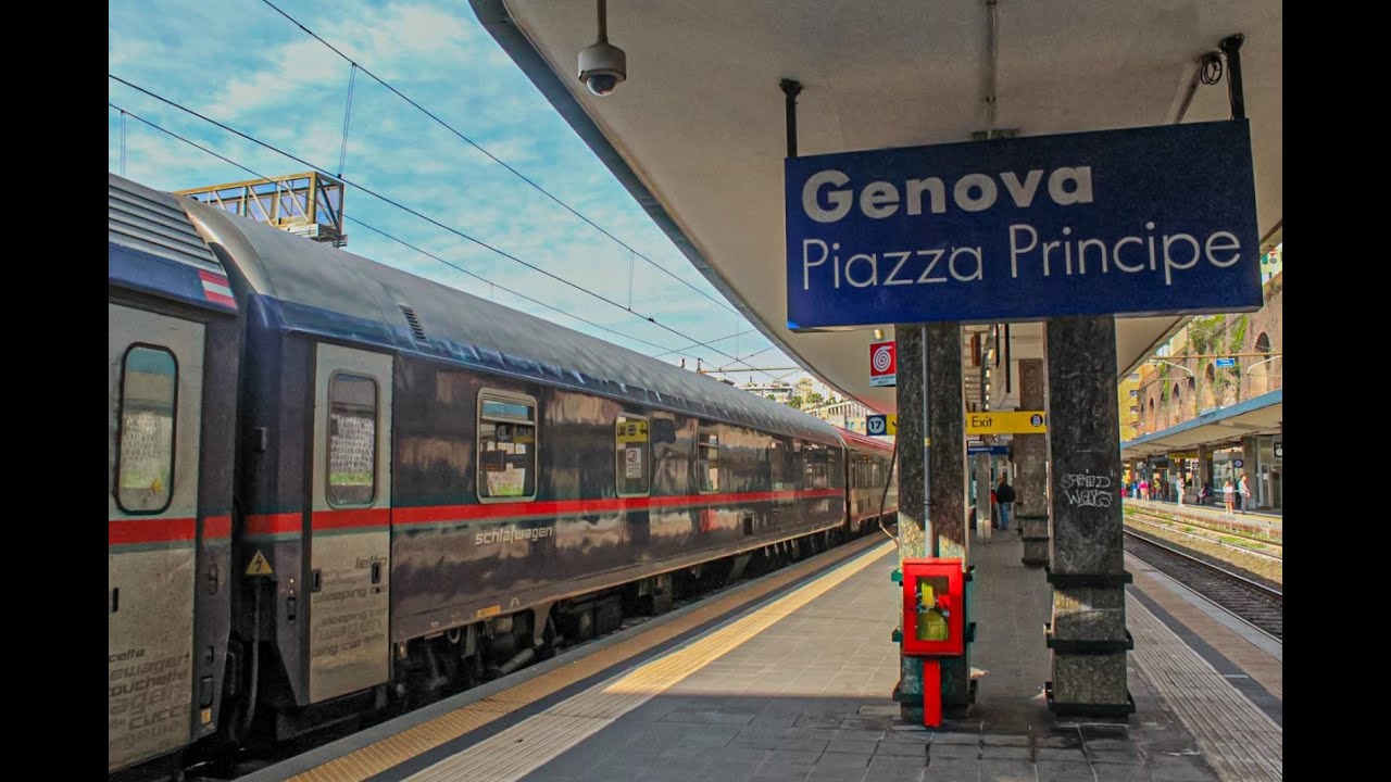 [IT] ATTENZIONE! Traffico ferroviario nella stazione di Genova Piazza Principe - Italy April 2023
