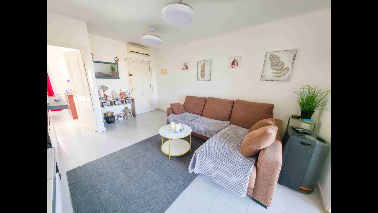 GREAT 1 BEDROOM APARTMENT WITH SOLARIUM, LAKE VIEWS & COMMUNAL POOL IN LOS BALCONES. KPS190KO.