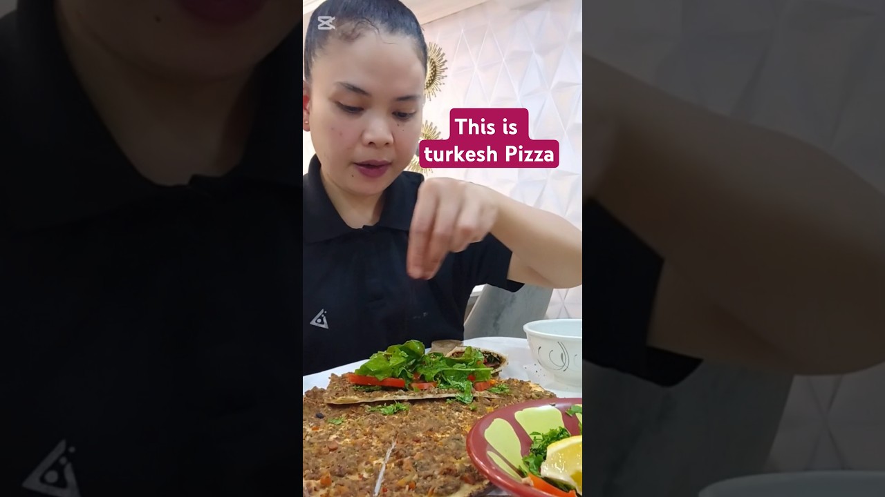 Turkish pizza #yessharosales #turkishpizza #pizza #turkishfood #foodblogger #foodblog #food #foodie