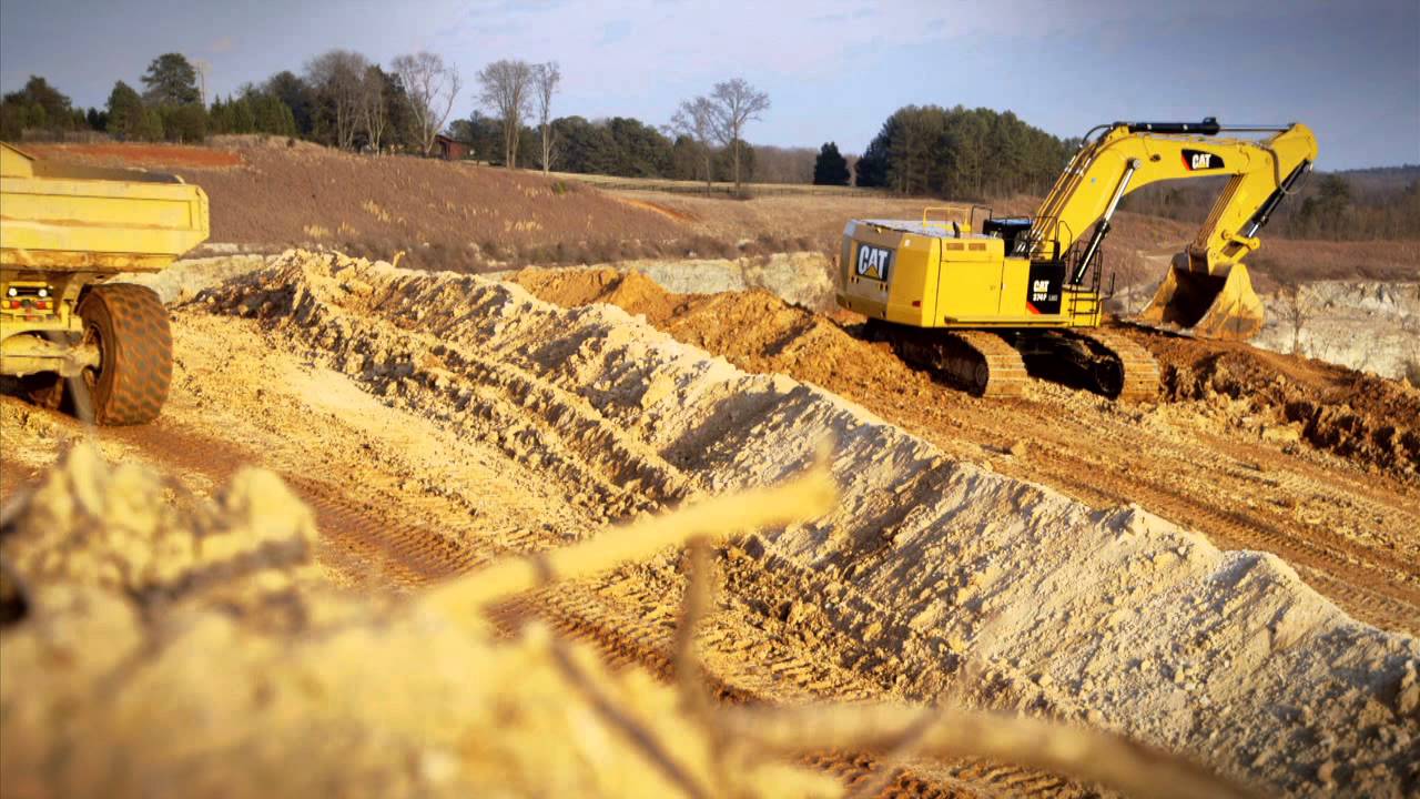 Cat&reg; 374F Excavator | High on Production and Fuel Efficiency