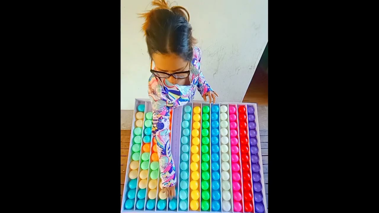 IQ ball puzzle game