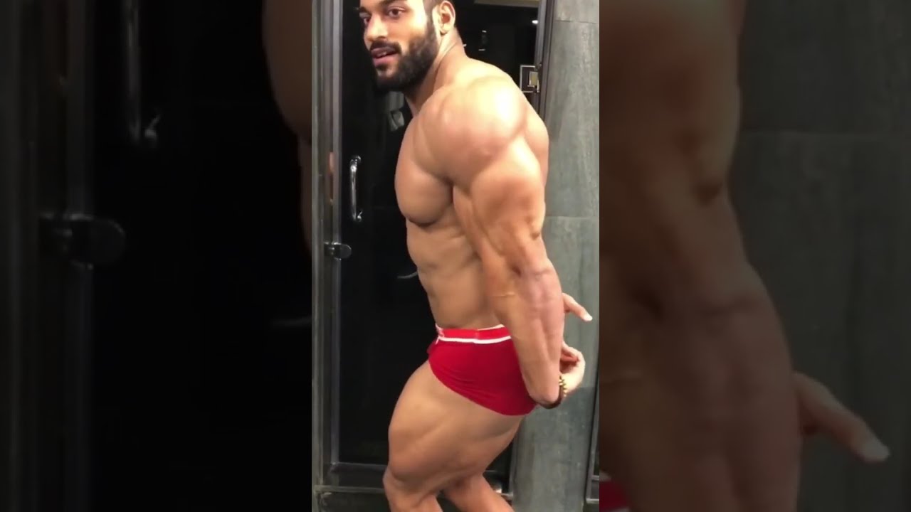 Ibrahim Sobhi posing
