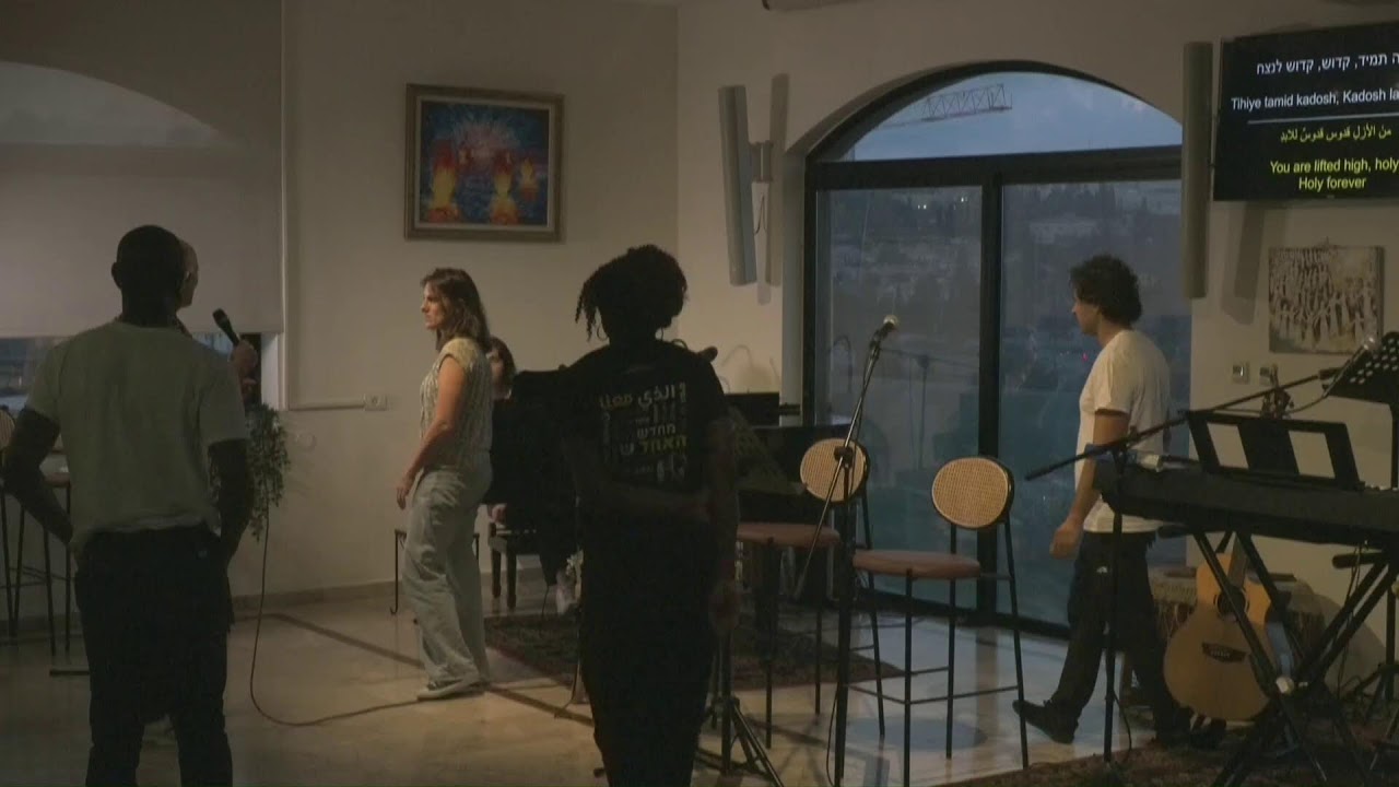 Live staff watch - Succat Hallel Jerusalem 24/7 House of Prayer