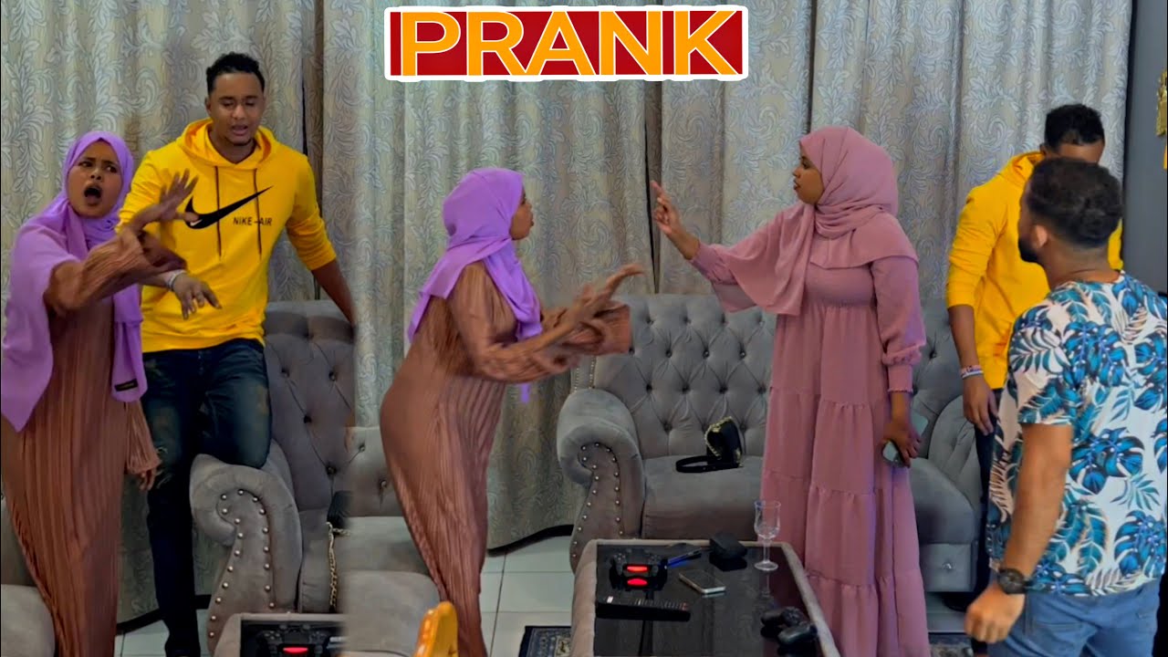 PRANK MOPILE AYAD XADAY..! HEER AY GAARTO…….😡