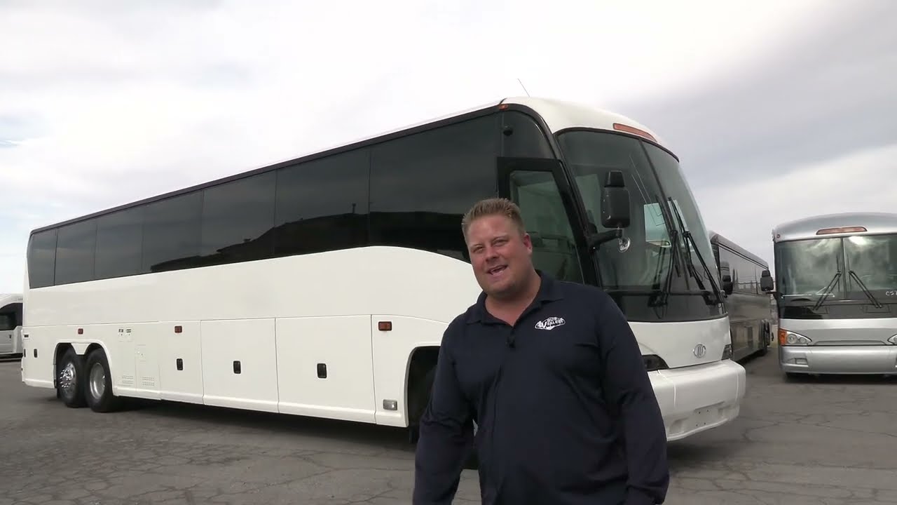 2012 MCI J4500 Highway Coach C65999