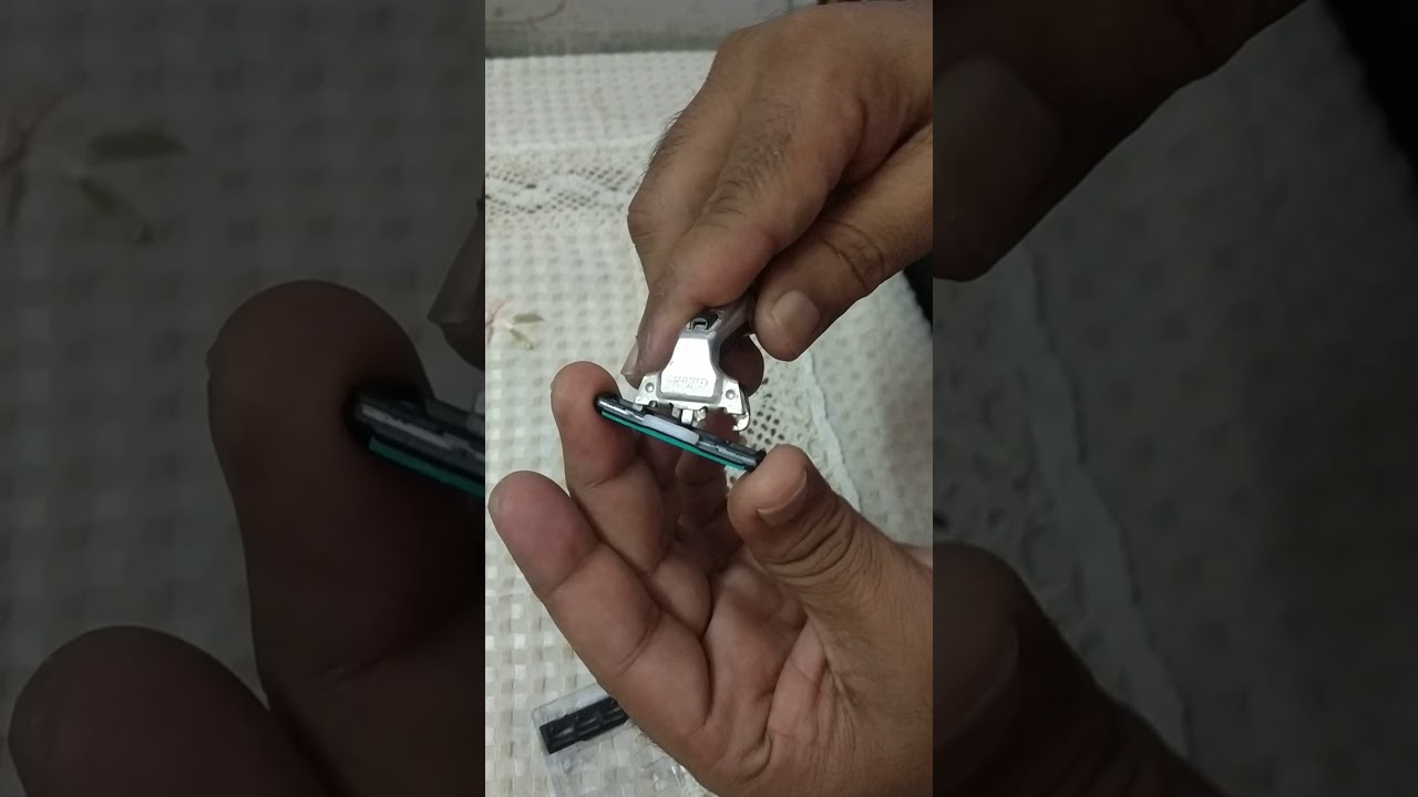gillete twin blade razor fixing