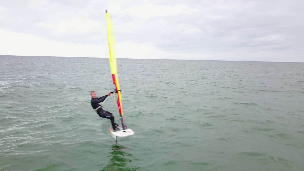 Foilen auf der Ostsee bei drei bis vier Windstärken und leichter Dünung