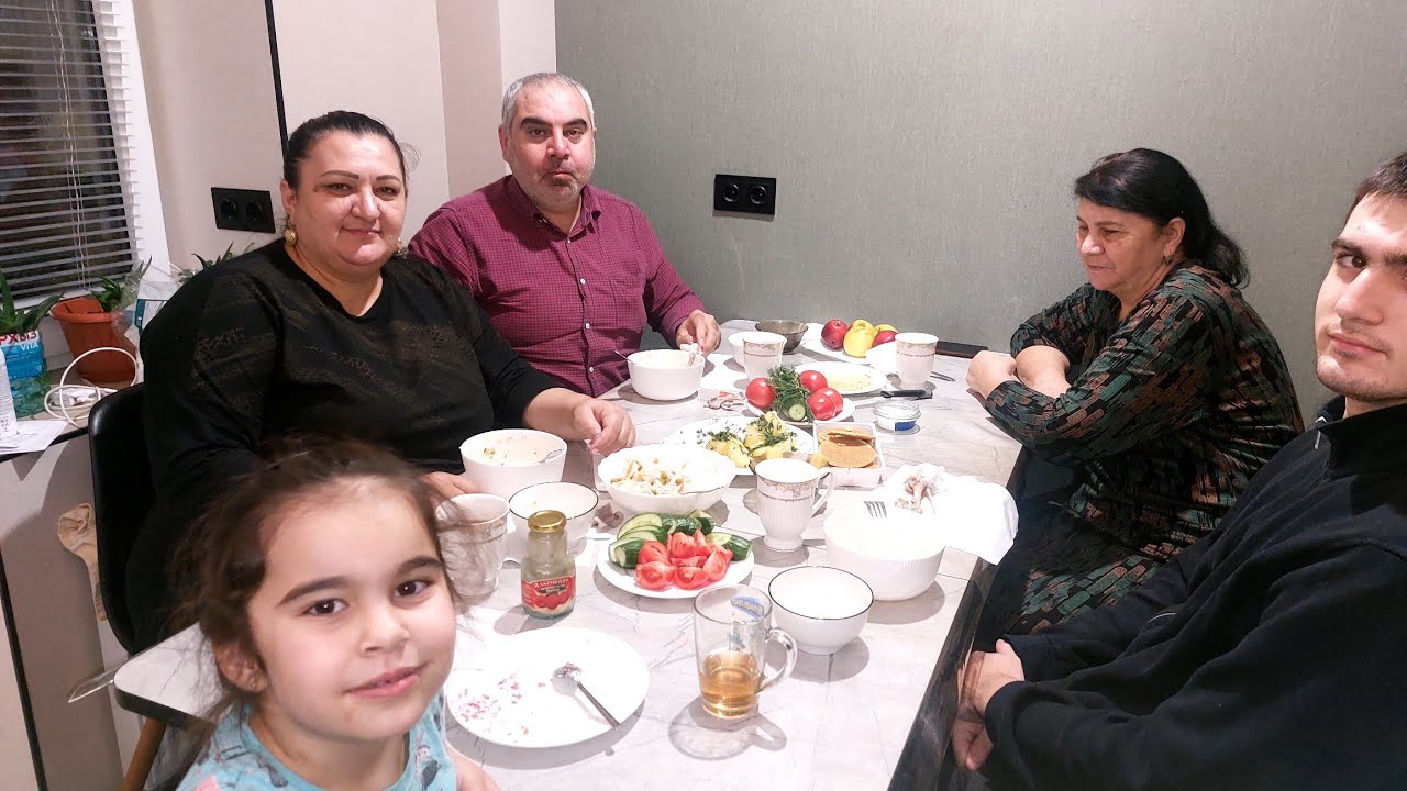 Вечер с родными мужа, сестра, которая нас познакомила💗Наш стол 🤲