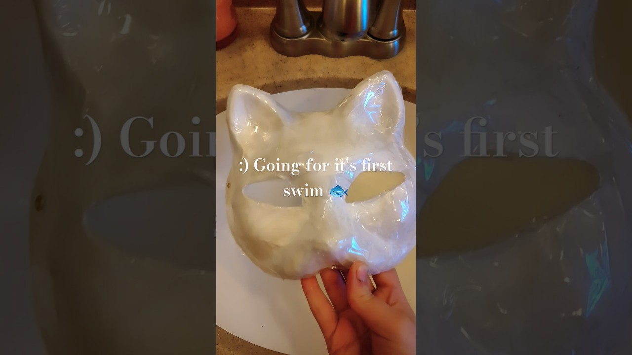 Nieudana pr&oacute;ba użycia wodoodpornej maski 🙁 #foxmask #maskmaking #mask #therianthrophy #therian #waterproof #sad 🙁