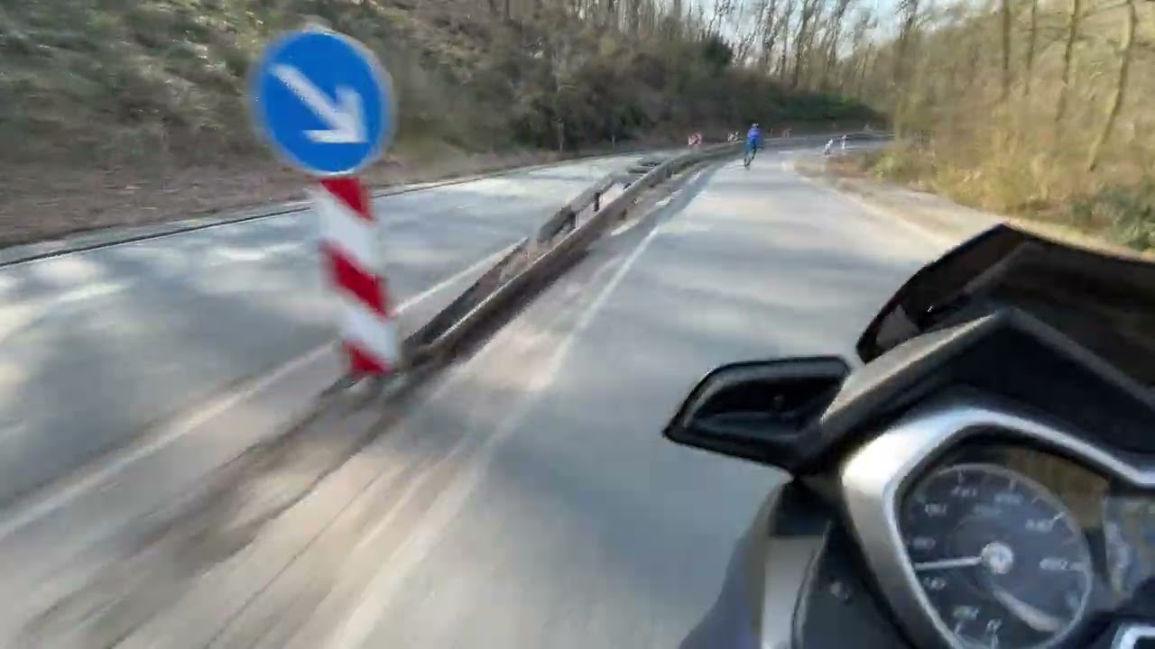 Yamaha X-MAX 300 | DO-Hohensyburg / Serpentinen | iPhone 12 / 4K 60fps / UWW | RAW Onboard