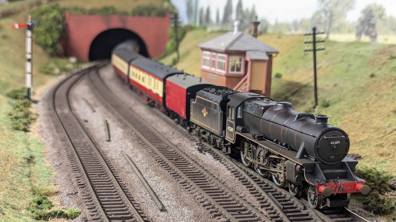 Autumn Running Sessions Part 2 | OO Gauge Railways | Ambleford Junction Model Railway | Steam Loco |
