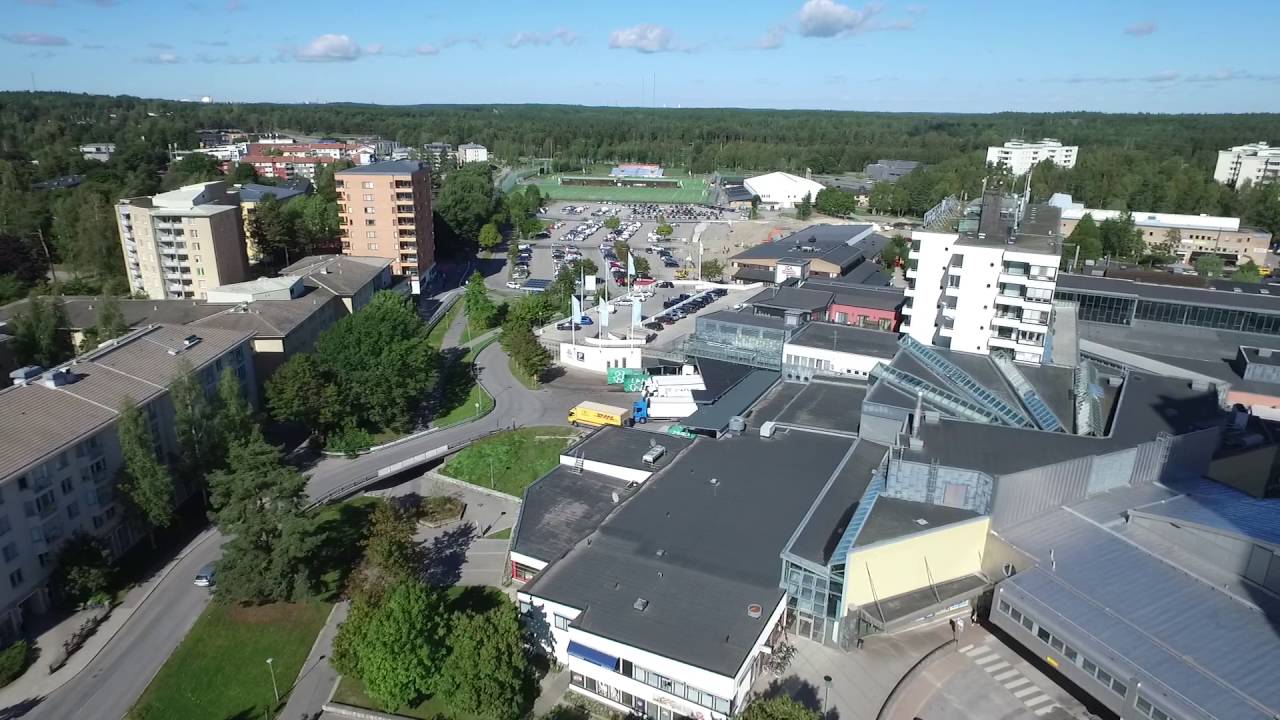 Полет над торговым центром Tyresö Centrum и окресностями
