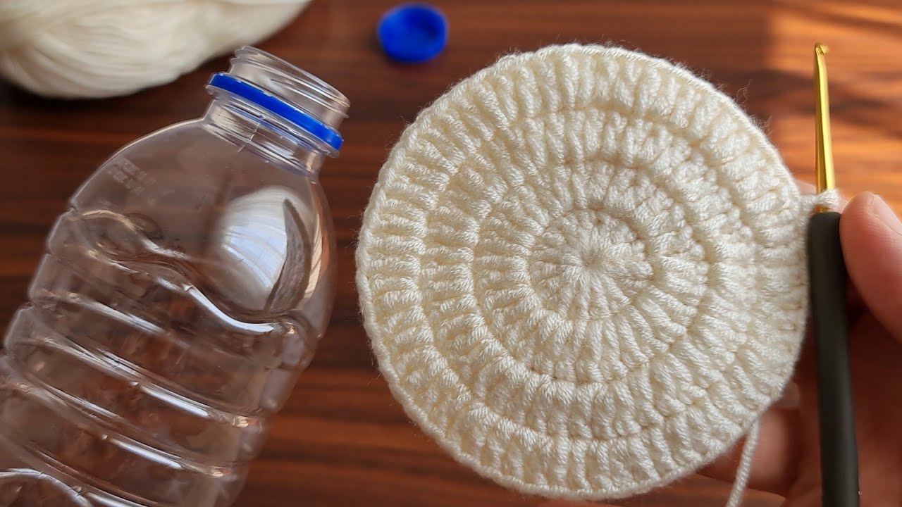 Incredible Idea!! Look what I did with the plastic bottle I threw in the trash🥳 Recycling ideas #diy