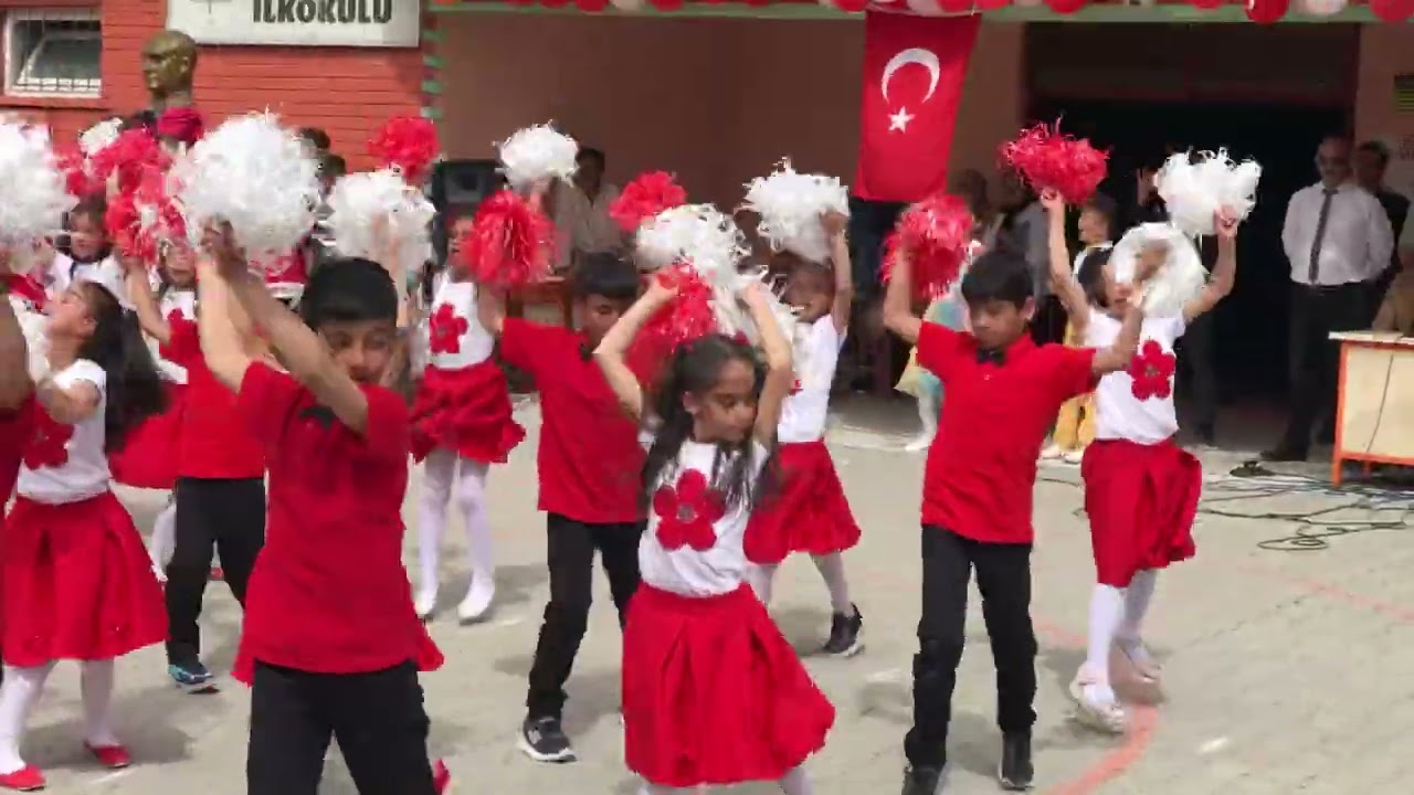 23 Nisan dans gösterisi koçari(Iğdır Halfeli Borsa İstanbul İlkokulu)