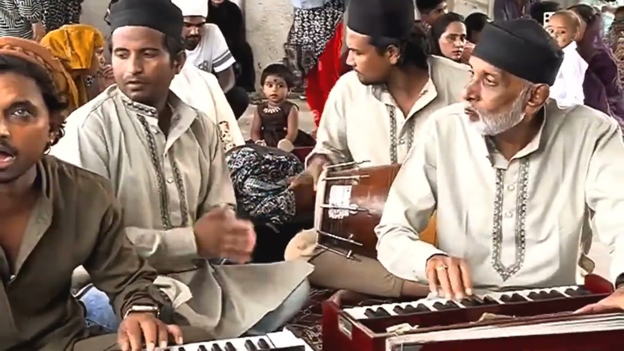 Mantuja Qawwali at Haji Ali dargah.