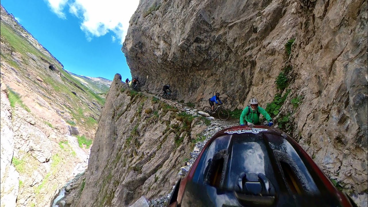 Cicloalpinismo en Los Alpes-Julio 2025-Cresta des Gittes y Desfile ladero de Chemin de la Curé. 
