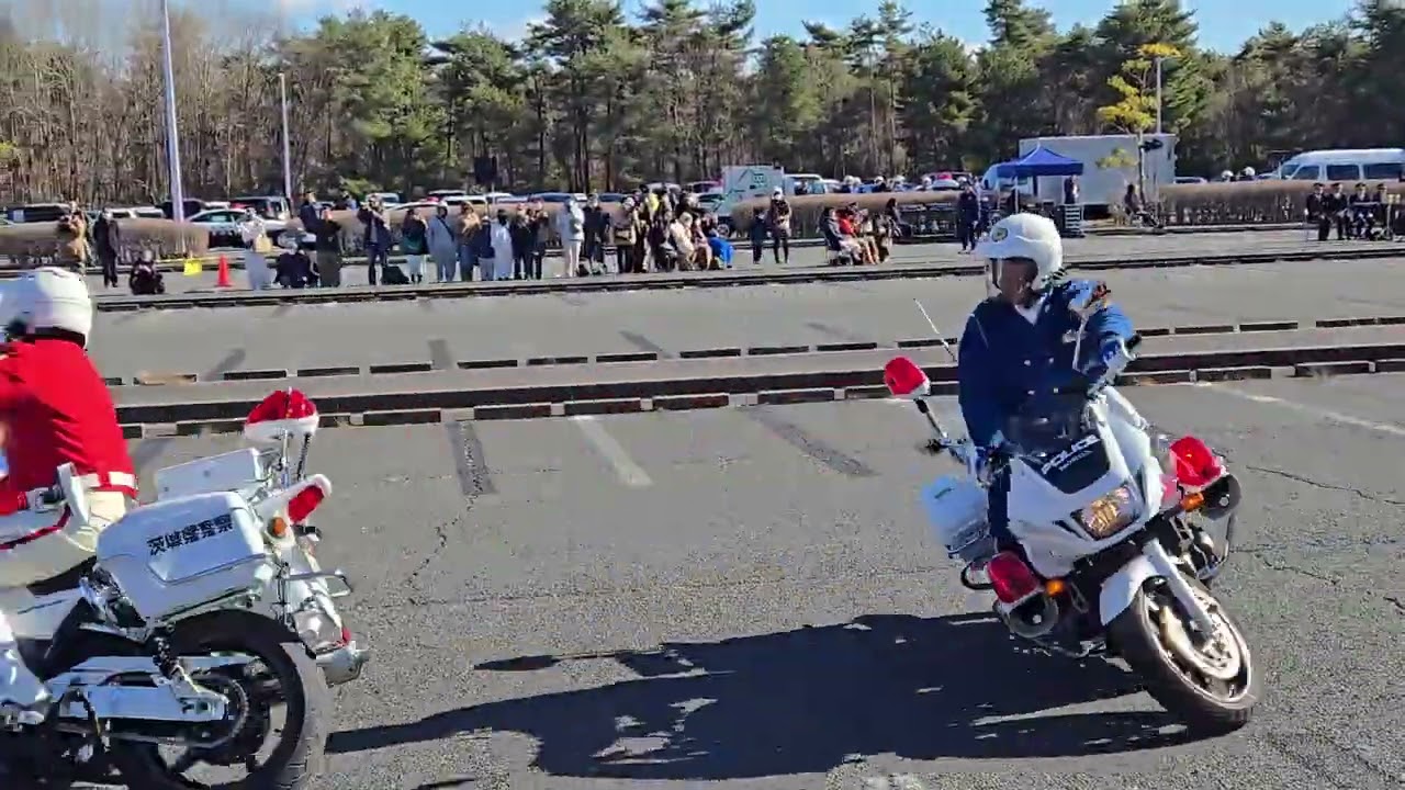 茨城県警察視閲式　白バイ操輪訓練