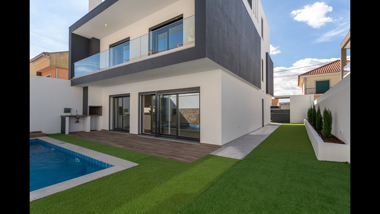 Moradia NOVA T4 + 1, com Piscina - Famões, Odivelas