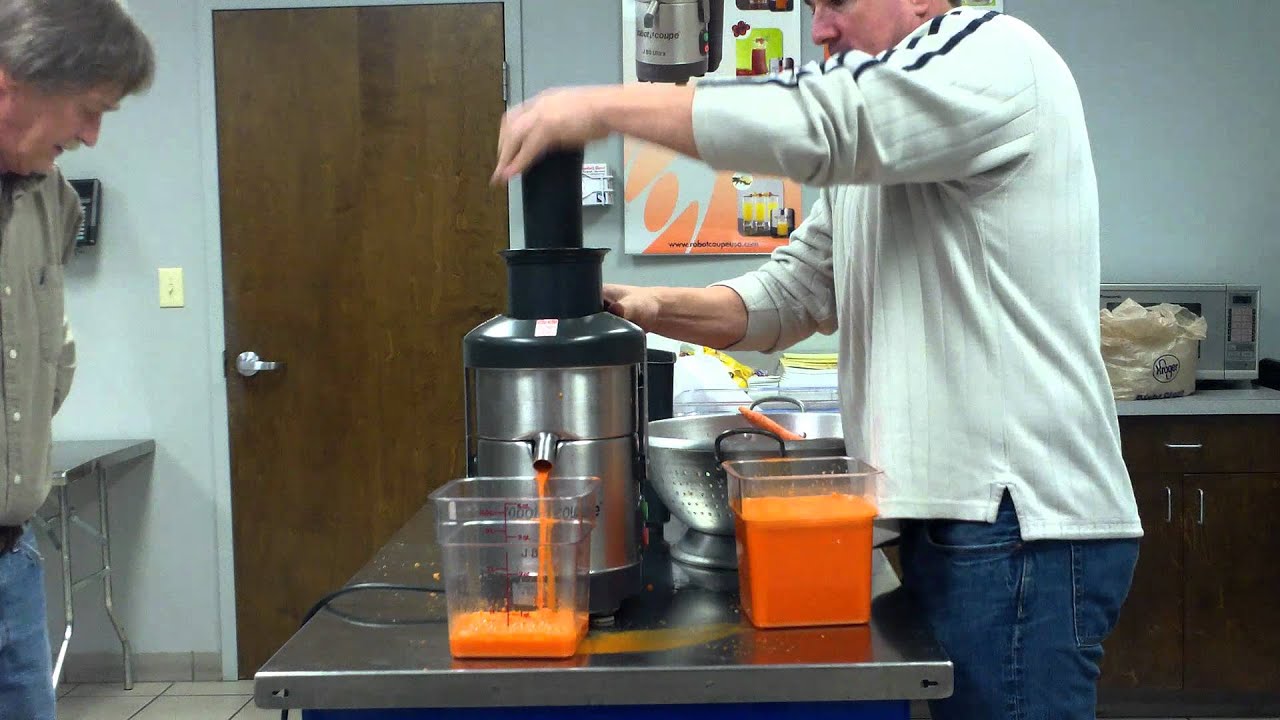 Robot Coupe J80 Ultra Juicer.MP4
